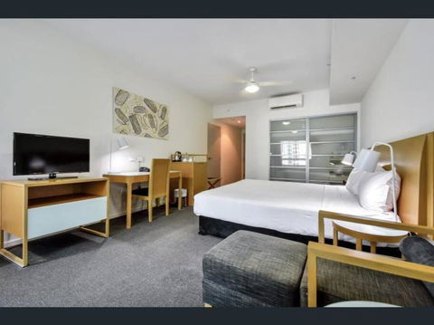 Pandanas Studio Darwin CBD Water Views - Melbourne Tourism 1