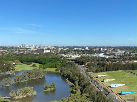 Parkside & City View In Sydney Olympic Park - Melbourne Tourism 1