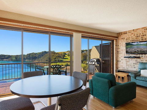 Pacific Pines Unit 4 - Melbourne Tourism 1