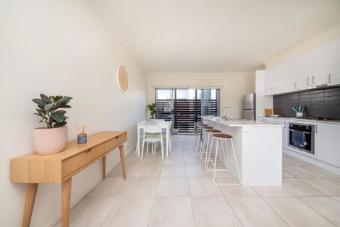 Page Seven By Property Mums - Melbourne Tourism 1