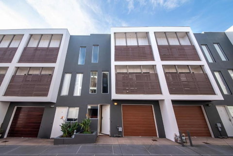 Page Seven By Property Mums - Melbourne Tourism 3