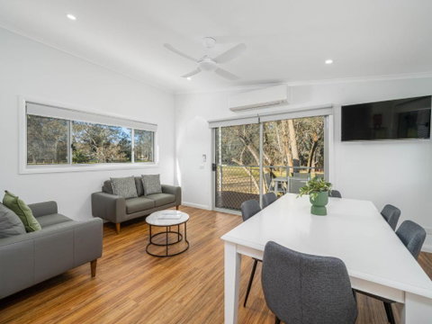 Painters Island Holiday Park - Melbourne Tourism 3