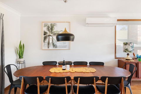 Palm House Vincentia Walk 2 Beach Linen & WiFi - Melbourne Tourism 0