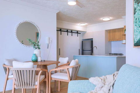 Palm Shore Escape - Elevated Beachfront Living - Melbourne Tourism 0