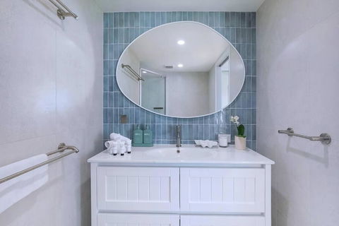 Palm Shore Escape - Elevated Beachfront Living - Melbourne Tourism 2