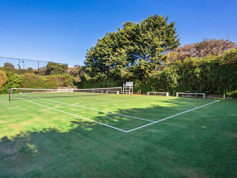 Palms Portsea Pool And Court - Melbourne Tourism 1