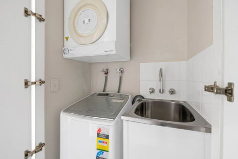 Panoramic Views At Harbour Light On The Waterfront - Melbourne Tourism 3