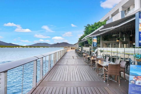 Panoramic Views At Harbour Light On The Waterfront - Melbourne Tourism 2