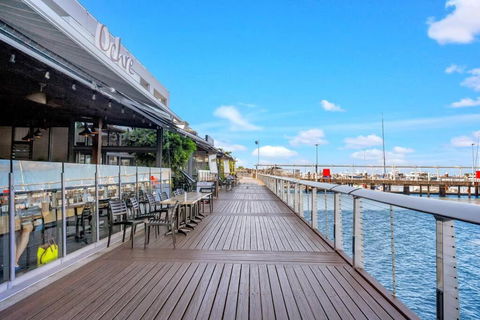 Panoramic Views At Harbour Light On The Waterfront - Melbourne Tourism 1