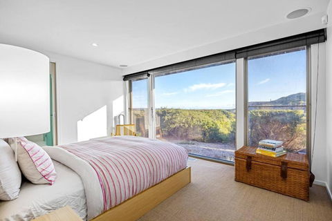 Paradise On Beach - Melbourne Tourism 3