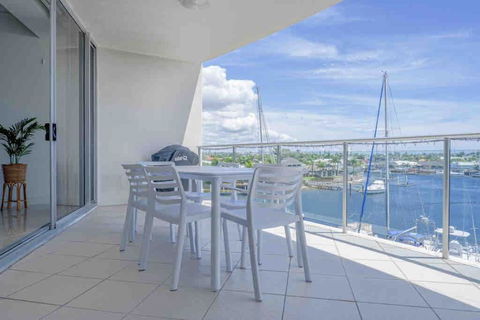 Paradise On The Water Luxurious 3brm Apartment - Melbourne Tourism 1