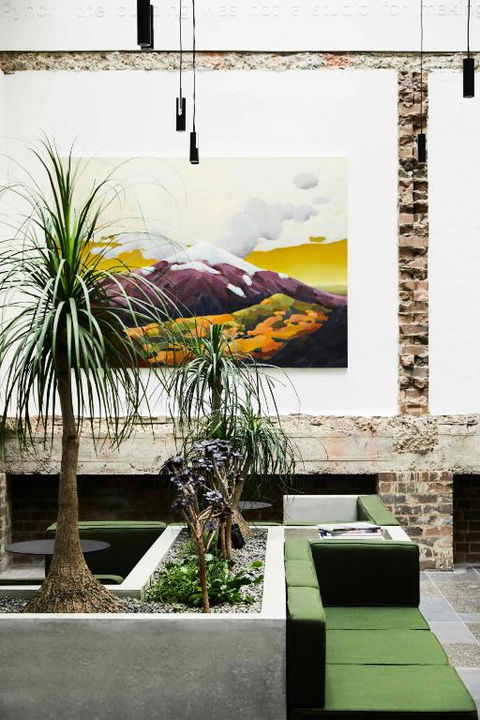 Paramount House Hotel - Melbourne Tourism 1