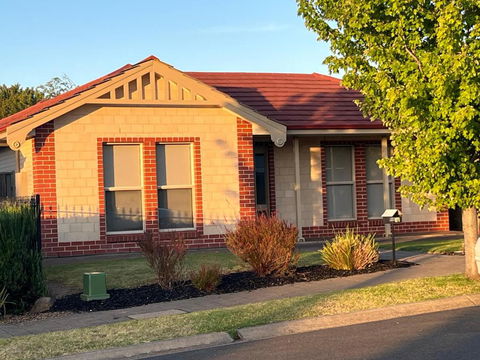 Park View Cottage - Melbourne Tourism 0