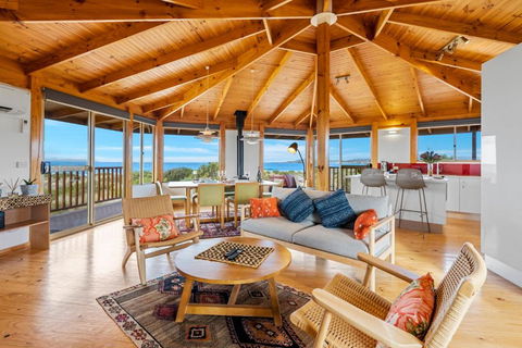 Peace & Plenty - Melbourne Tourism 3