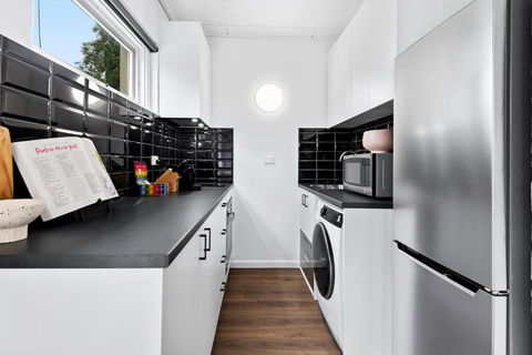 Peaceful 1-Bed Apartment Near The City Centre - Melbourne Tourism 3