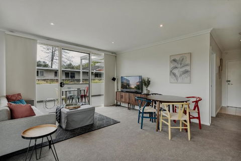 Peaceful 1-Bed Apartment Close To Lonsdale St - Melbourne Tourism 0