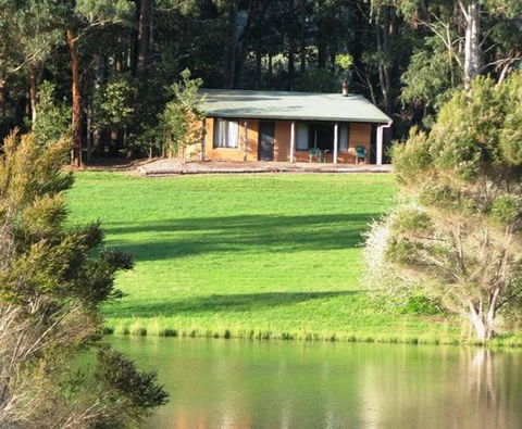 Pemberton Lake View Chalets - Melbourne Tourism 3