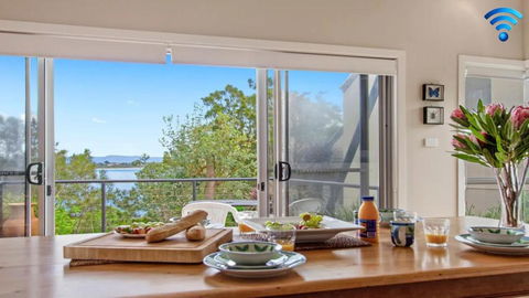 Penguins Rest - Melbourne Tourism 0