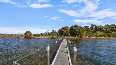 Peninsula At Metung - Access By Boat Only - Melbourne Tourism 1
