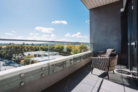Perfect Located 1-Bed With Great Views & Parking - Melbourne Tourism 1
