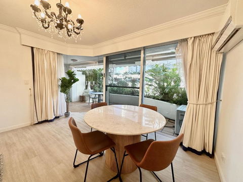 Phoenician Resort, Central Broadbeach - Melbourne Tourism 2