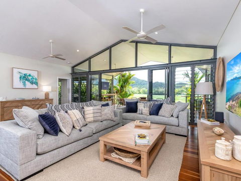 Port Douglas Valley Magic - Melbourne Tourism 1