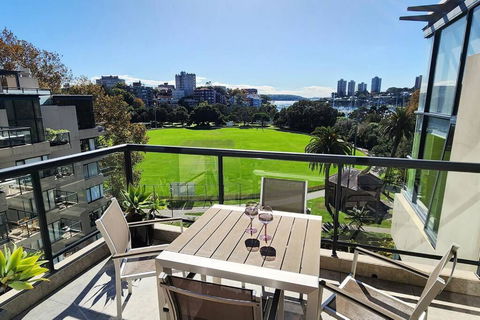 Penthouse With Private Terrace, Parking + 2 Pools - Melbourne Tourism 2