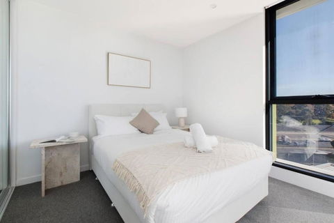 Perched On Parkville - A Minimalist Retreat With Pool - Melbourne Tourism 1