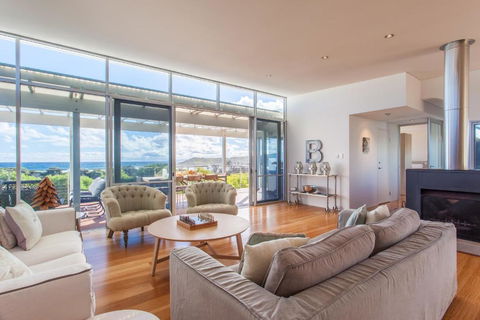 Percy Street I Private Properties - Melbourne Tourism 1