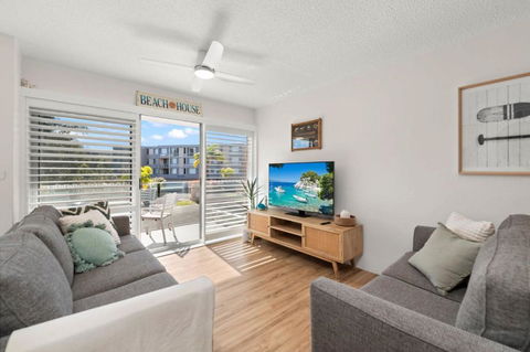 Perfect Coastal Getaway-Metres To Shoal Bay Beach - Melbourne Tourism 0