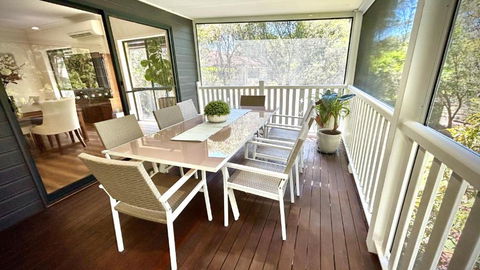 Perfect North Brisbane Retreat 4 Bed - Melbourne Tourism 1