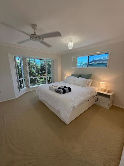 Pet Friendly - Canal Sunset View - Private Jetty - Melbourne Tourism 1