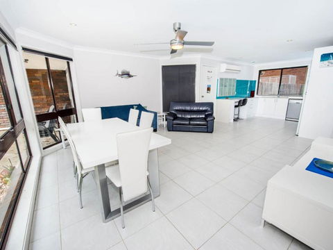 Pet Friendly Tomaree Rd 142 Shoal Bay - Melbourne Tourism 3