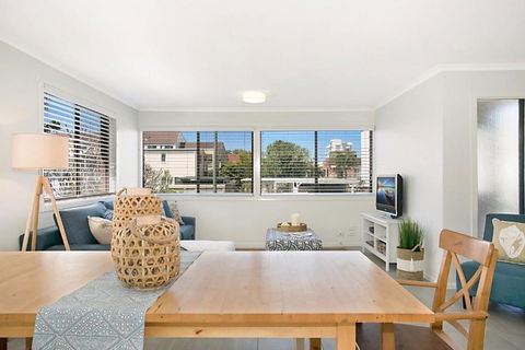 Petrel By The Sea - Melbourne Tourism 2