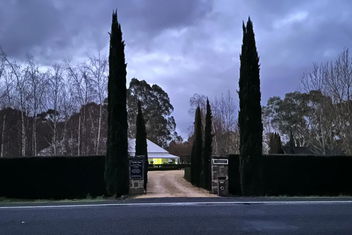 Petschel House with Melbourne Tourism