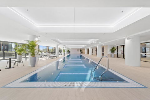 Phillip 2-Bed: Chic Interiors Amazing Amenities - Melbourne Tourism 0