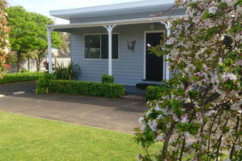 Phillip Island Cottages with Melbourne Tourism