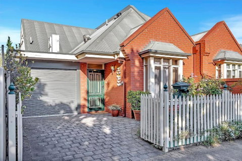 Picket Fence Cottage - Steps From Adelaide Oval - Melbourne Tourism 0