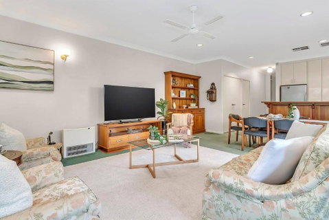Picket Fence Cottage - Steps From Adelaide Oval - Melbourne Tourism 3