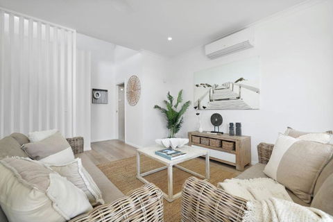 Pinas Place - Melbourne Tourism 2