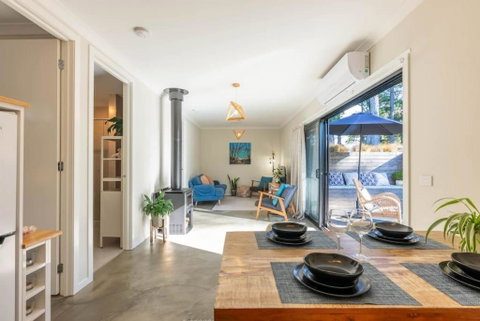 Pine Beach Guest House In The Heart Of Balnarring - Melbourne Tourism 2