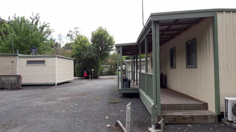 Pinewood Caravan Park - Melbourne Tourism 1