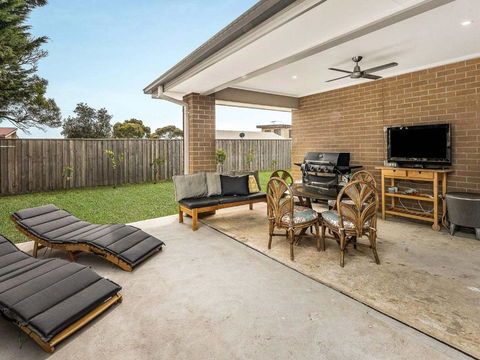 Pipi Shell Getaway - Melbourne Tourism 2