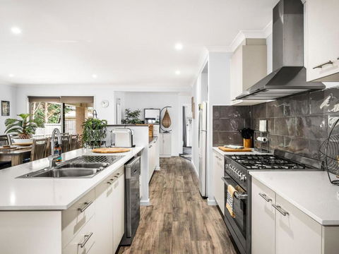 Pipi Shell Getaway - Melbourne Tourism 3