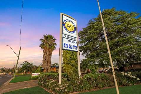 Plainsman Motel - Melbourne Tourism 0