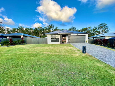 Plantation Retreat 4 Bedroom Modern Home - Melbourne Tourism 3