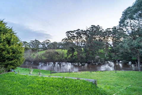 Platypus Waters B&B - Melbourne Tourism 3