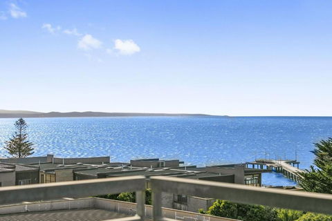 Point Grey Apartment 16 - Melbourne Tourism 0