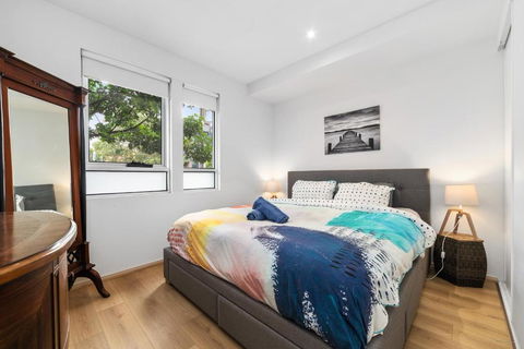 Port Melbourne Dog Beach Stays - Melbourne Tourism 3