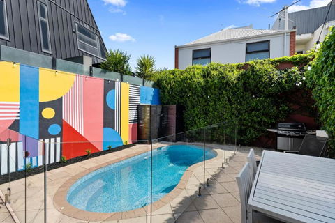 Port Paradiso - Melbourne Tourism 0
